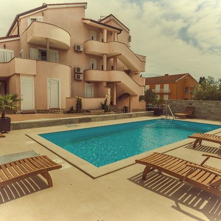 Apartments Basilea Biograd Na Moru Exteriör bild