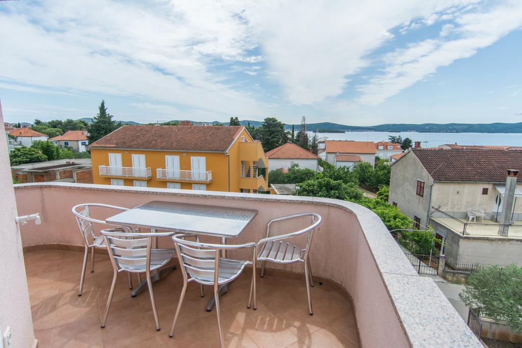 Apartments Basilea Biograd Na Moru Rum bild