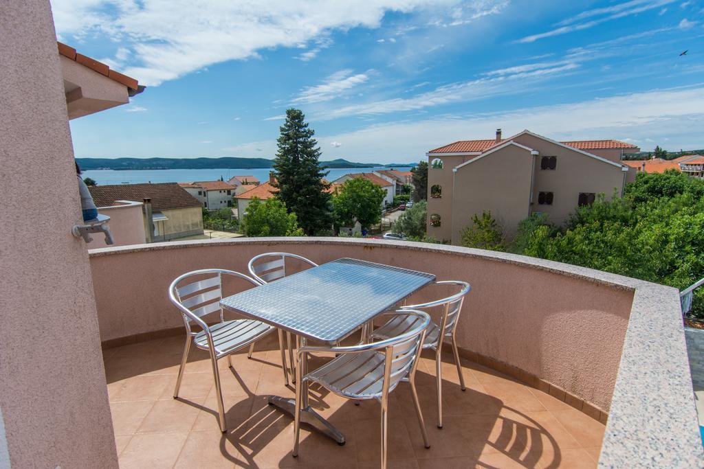 Apartments Basilea Biograd Na Moru Rum bild