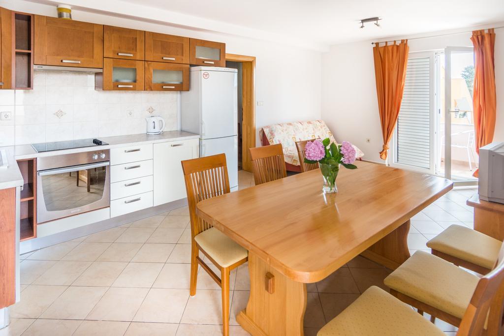 Apartments Basilea Biograd Na Moru Rum bild