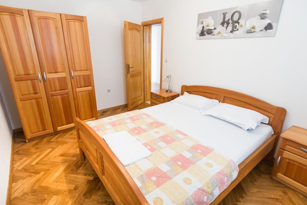 Apartments Basilea Biograd Na Moru Rum bild