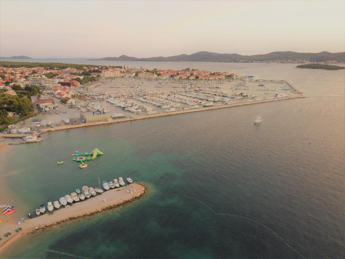 Apartments Basilea Biograd Na Moru Exteriör bild